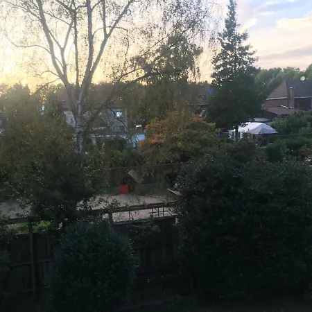 Gæstehus In Duisburg-rheinhausen 4*